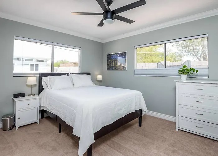 *4 Min 2 Nightlife*huge Pool*spa*golf*bbq Holiday home Scottsdale